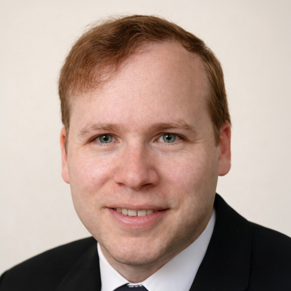 Zvi Kaplan headshot